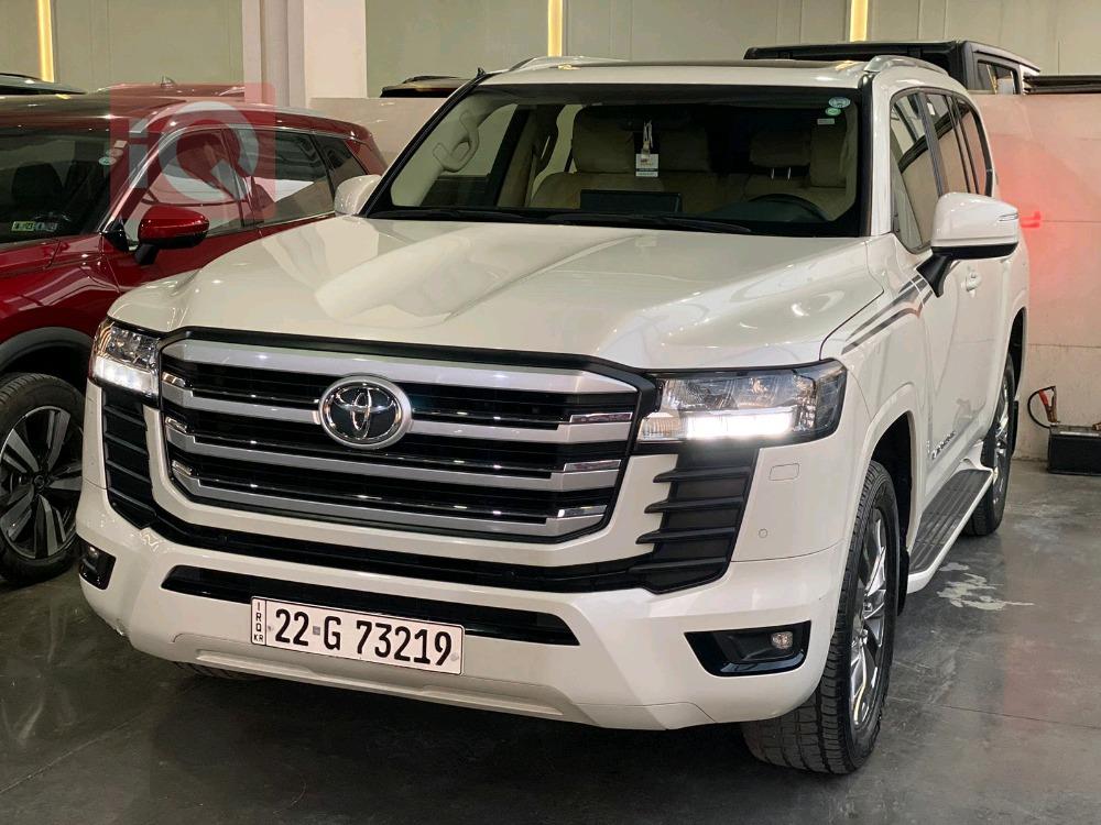 تۆیۆتا لاند کروزەر